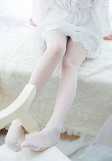 年轻女教师4三级