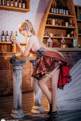 楼下的女人