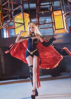 辛巴称拿1个亿替小杨哥赔付消费者